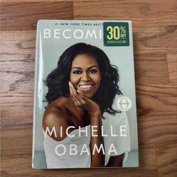 Becoming Michelle Obama Book - Picture 1 of 3